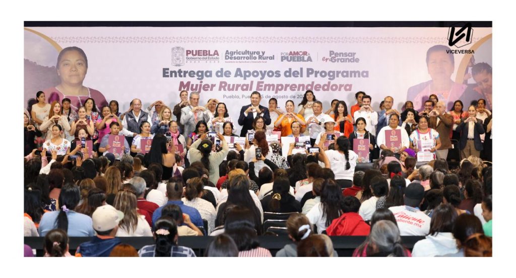 Mujer Rural de Puebla: entre apoyos, educación y burocracia 2 La Mujer Rural de Puebla "recibe" apoyos para emprender, pero el nudo burocrático la detiene. (Viceversa.News - Gobierno de Puebla)