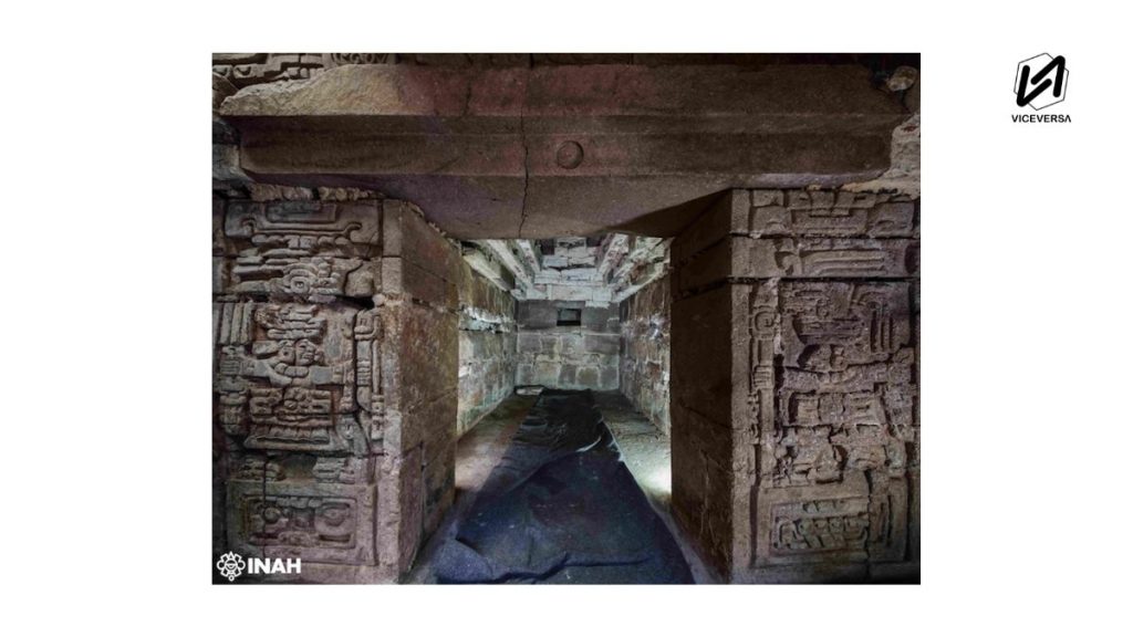 Nueva cosmovisión Zapoteca descubre INAH en Oaxaca: hallazgo redefine historia de conjuntos funerarios prehispánicos 2 Nueva Cosmovisión Zapoteca: La Tumba Zapoteca de más de 1 400 años de antigüedad, considerada el hallazgo arqueológico más significativo de la década. (Visuales: INAH / Viceversa News)