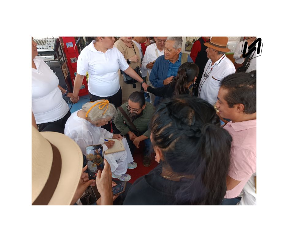 Firma de libros de Elena Poniatowska Amor en el Museo del Estanquillo (Visual: José A. García Díaz / Viceversa News)