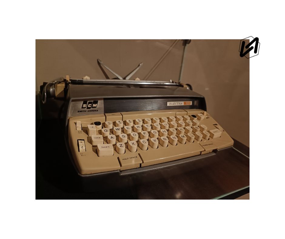 Máquina de escribir Smith-Corona de Elena Poniatowska Amor (Visual de José A. García Díaz)
