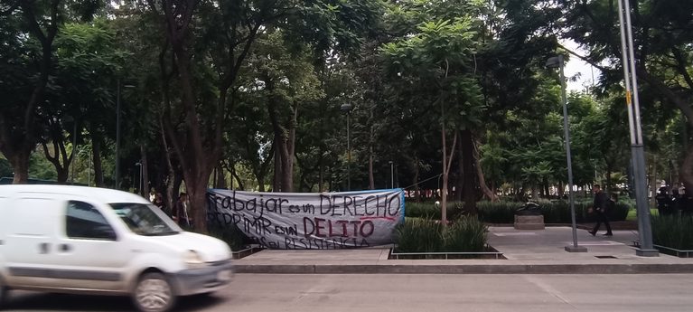 Feministas de Alameda Central denuncian asedio de ambulantes por aquiescencia del Gobierno y la SSC