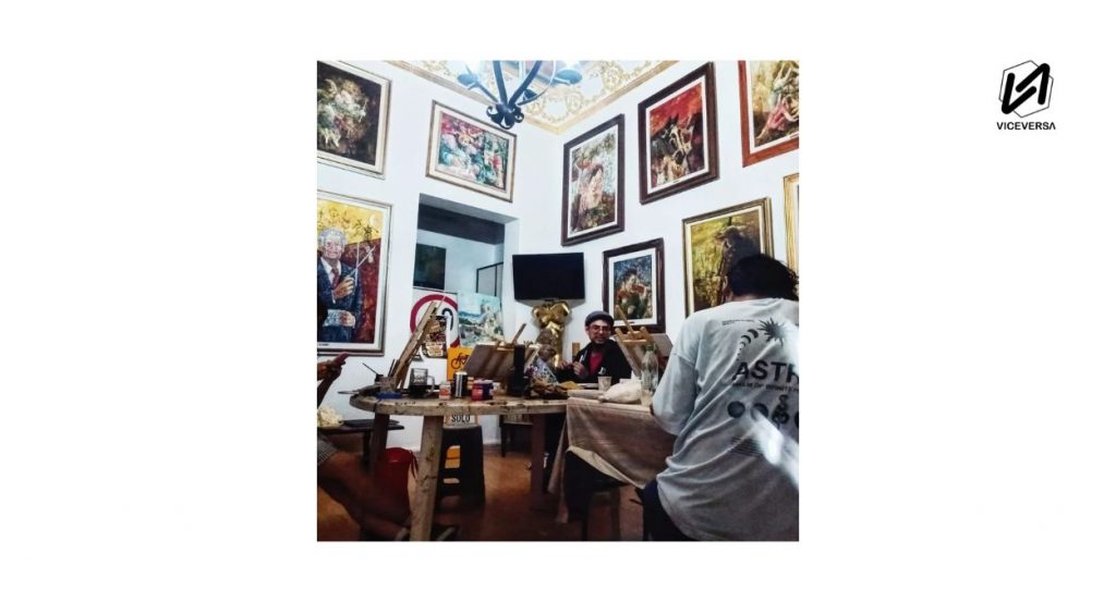 Cuauhtémoc: Inauguran Expo Colectiva "Arte de Calle" en la Juanita CoffeShop 11 Galería de Arte José Salazar, un espacio para exposiciones, talleres y Arte Terapia; además de ser la Casa de la exposición permanente de José Salazar: Movimiento en el Tiempo (Visual: Ja García - ViceversaNews)